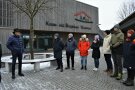 Ein Projektleiter erklärt die Entstehung des Kinder- und Bürgerhauses. 