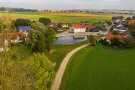 Drohnenblick auf den Weiher