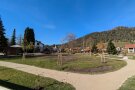 Blick auf einen umgestalteten Park