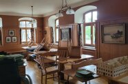 Blick in den Gastraum eines Wirtshauses