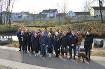 Gruppenbild der Exkursionsteilnehmer vor den Glonnterassen